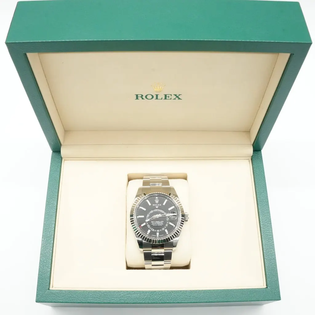Rolex Rolex Sky-Dweller 42mm 326934 Oystersteel 18 K White Gold Case Black Dial White Never worn - Back View