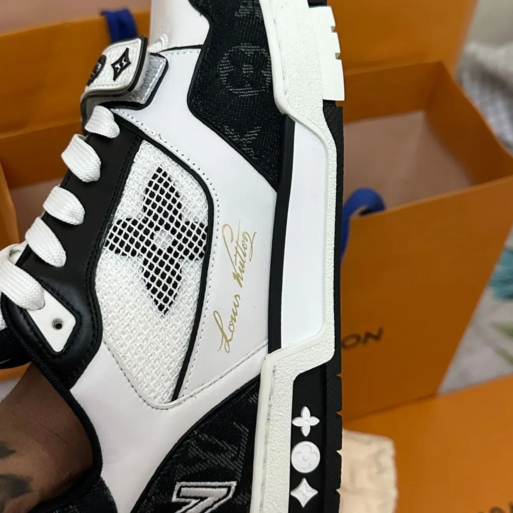 Louis Vuitton LV Trainer White Denim Never worn, with tag - Inside View