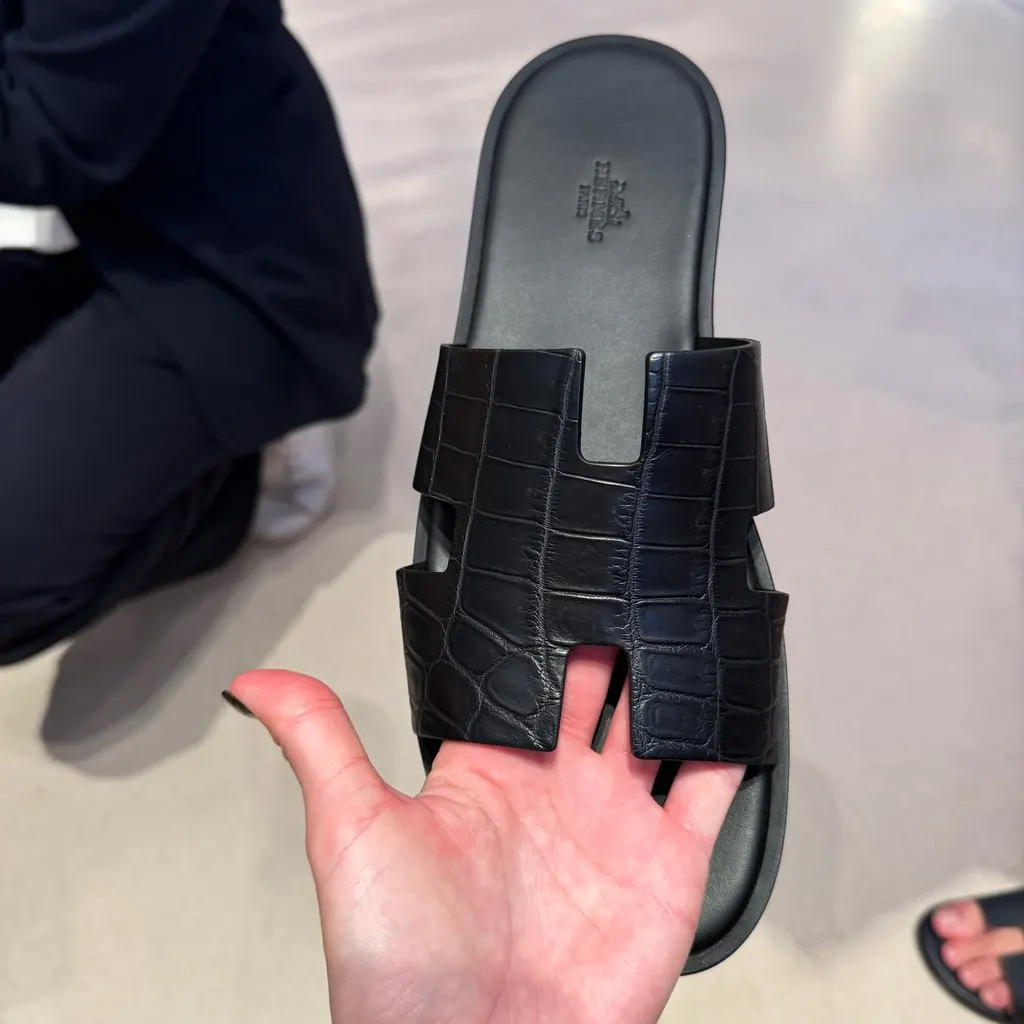 Hermès Izmir sandal Black Leather Very good - Model View
