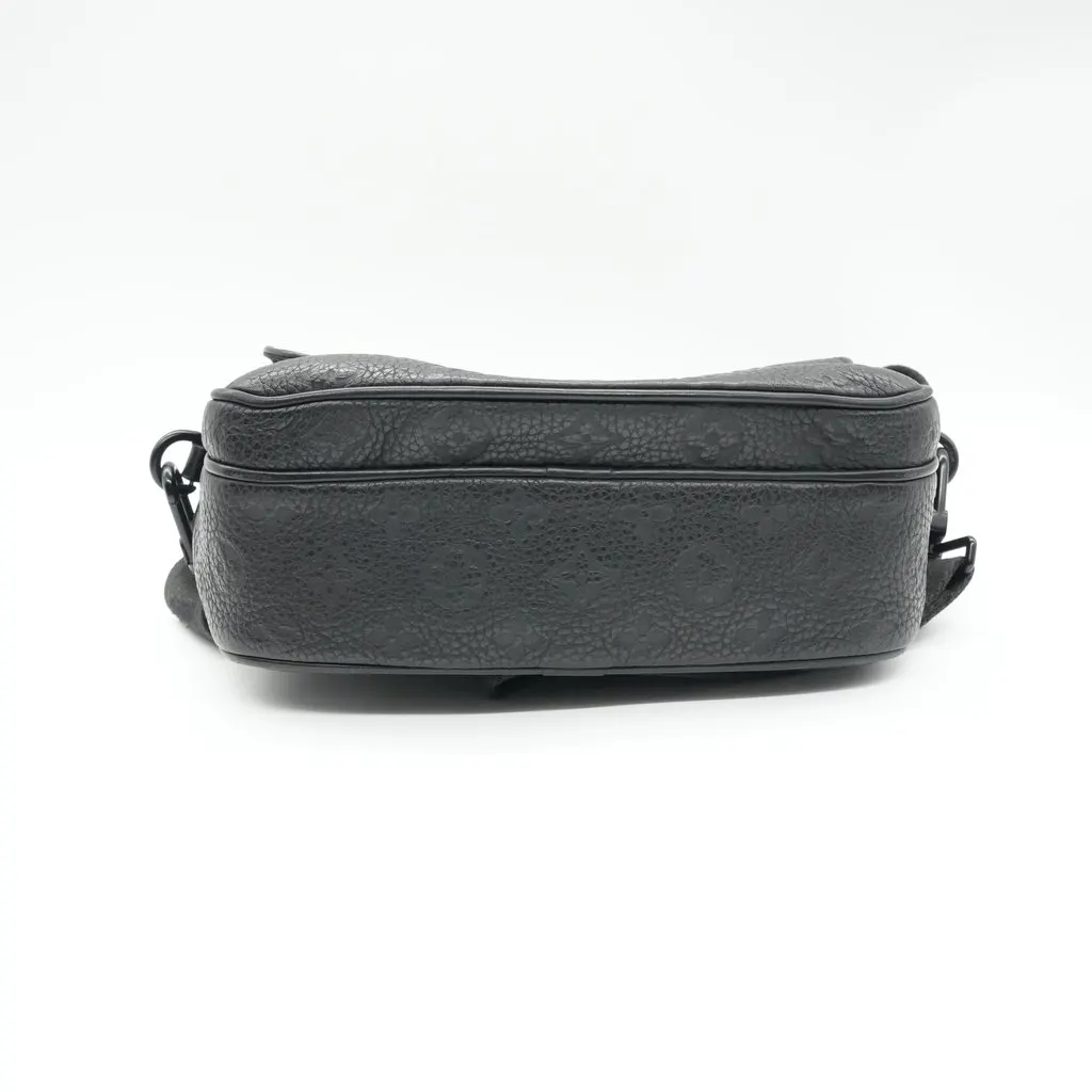 Louis Vuitton S Lock Messenger Black Black Leather Fair - Inside View