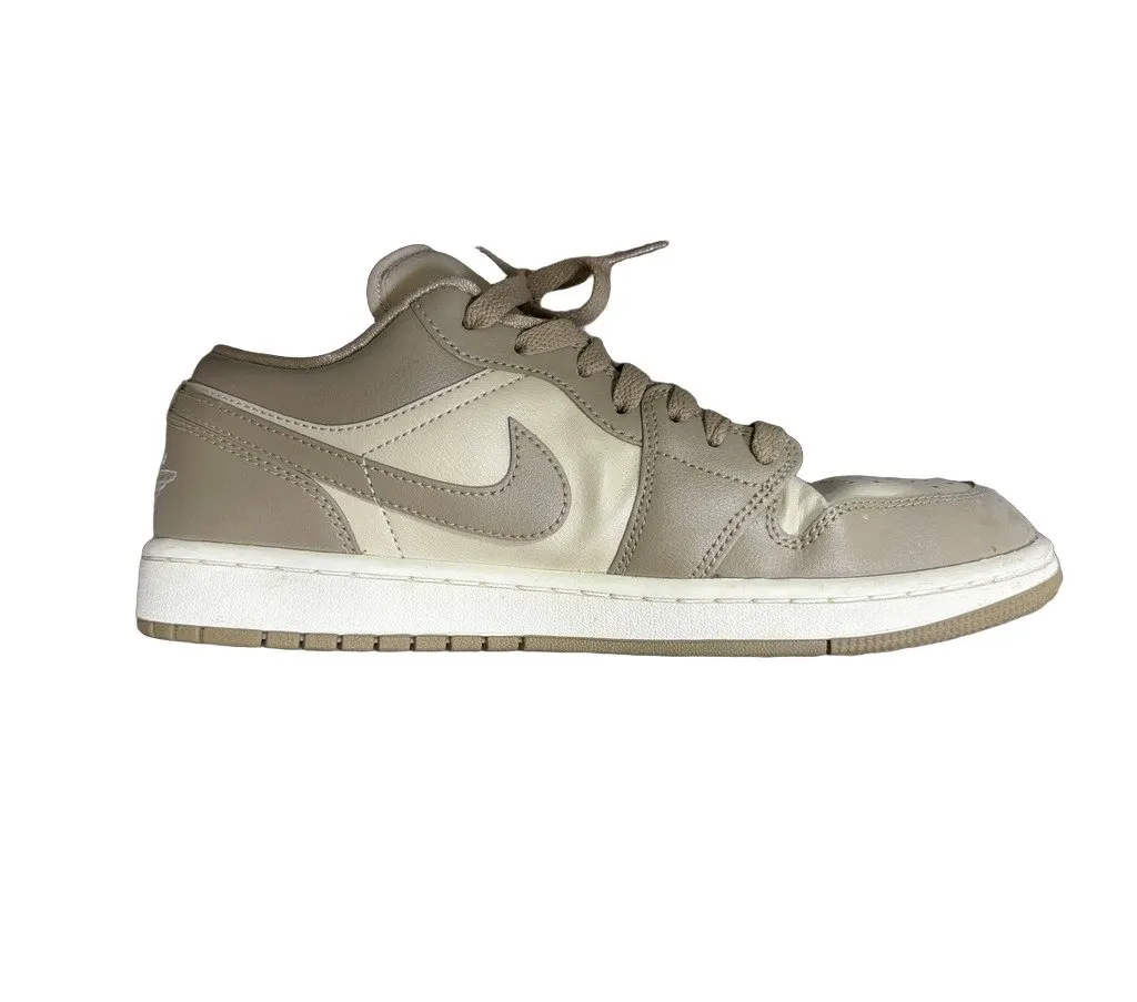Nike Trainers Beige Leather Never worn - Front View