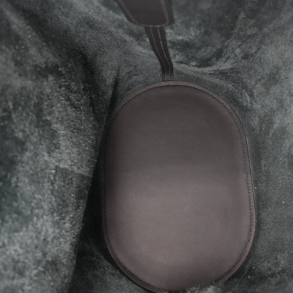 Hermès In The Loop 23 Black Leather Good - Model View