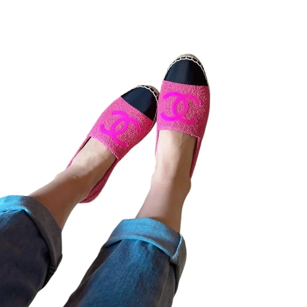 Chanel Chanel 2022 Interlocking CC Logo Espadrilles 38 Pink Pink Tweed Very good - Back View