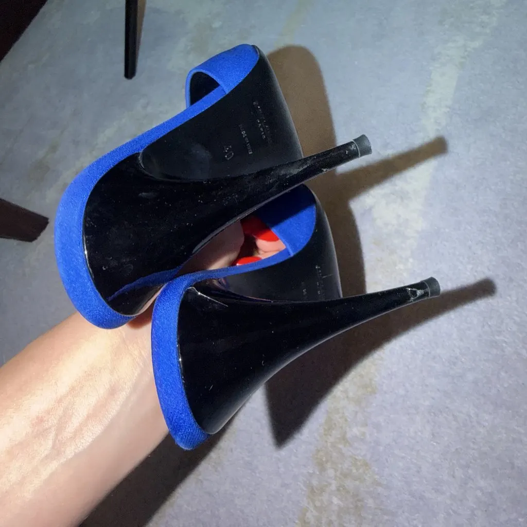 Saint Laurent Incredible Blue Canvas Very good - Model View