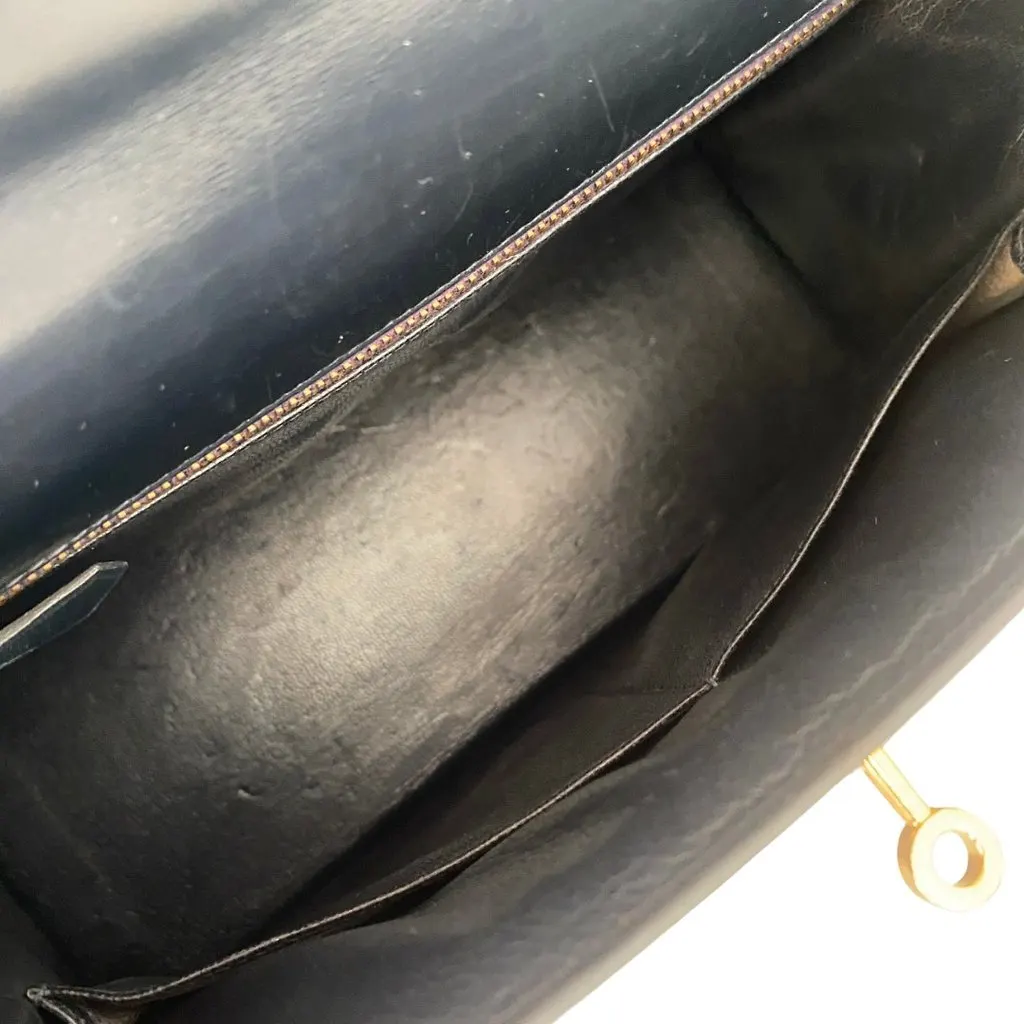 Hermès Kelly 28 Midnight Blue Navy Leather Good - Model View