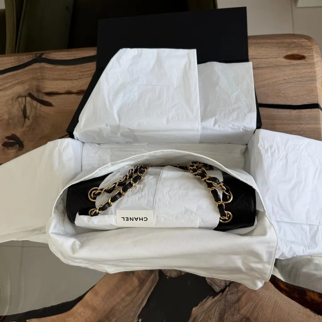 Chanel Classic Gold Never worn, with tag - Box View