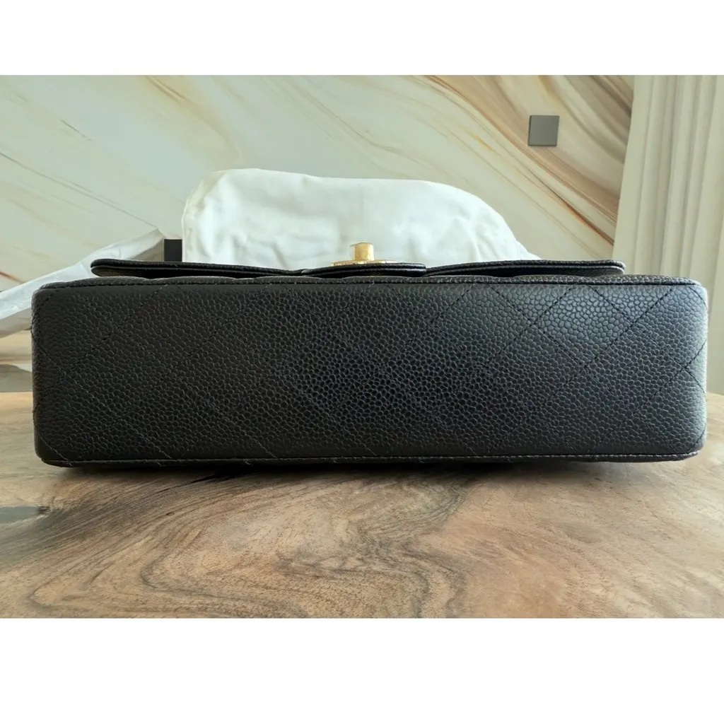 Chanel Classic Gold Never worn, with tag - Inside View