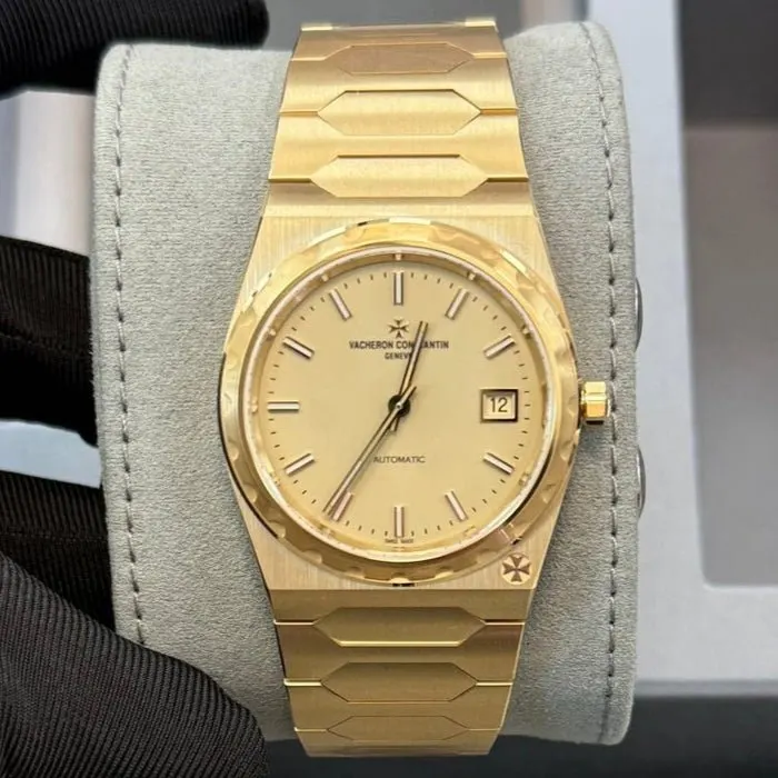 Vacheron Constantin Historiques 222 4200H/222J-B935 37 mm Yellow Gold Gold Never worn - Model View