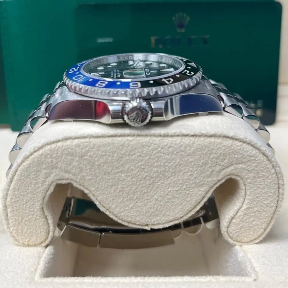 Rolex GMT-Master II 40mm Blue Never worn - Inside View