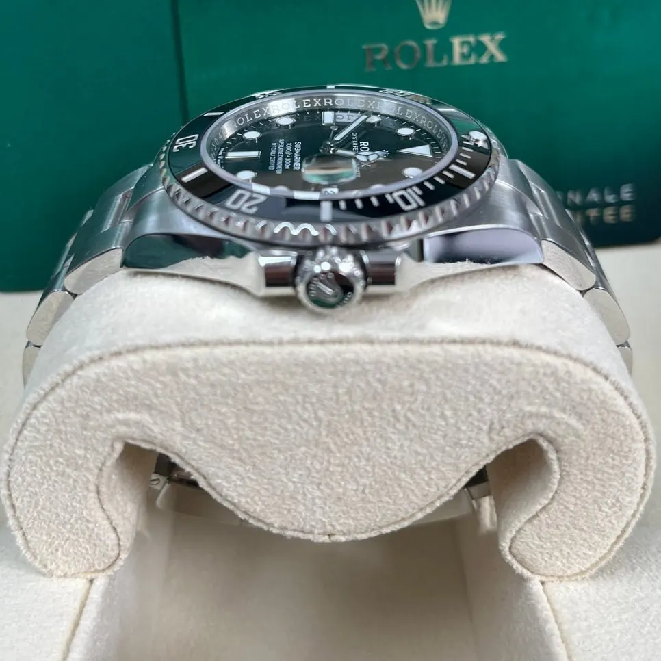 Rolex Submariner 41mm Black Never worn - Inside View