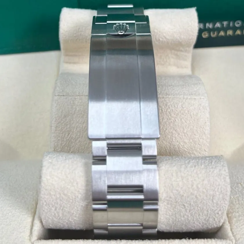 Rolex Submariner 41mm Black Never worn - Model View