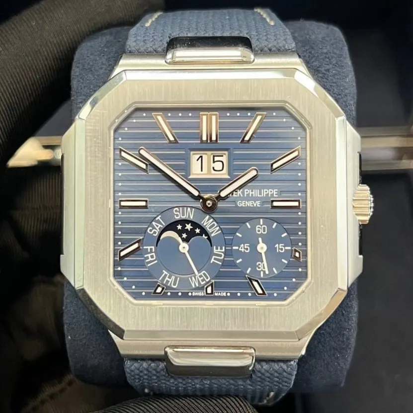Patek Philippe Cubitus Platinum Case Sunburst Blue Dial 5822P-001 45mm Blue Never worn - Back View