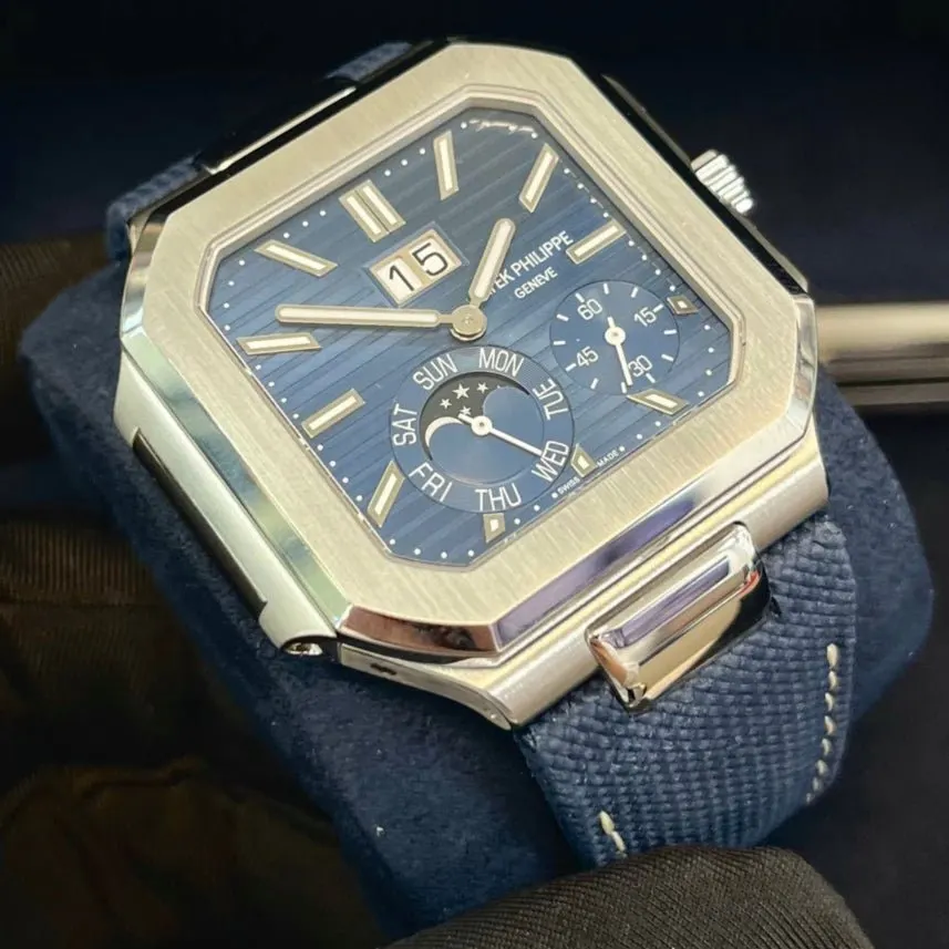 Patek Philippe Cubitus Platinum Case Sunburst Blue Dial 5822P-001 45mm Blue Never worn - Inside View