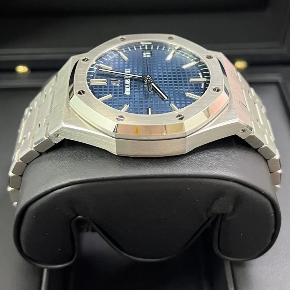 Audemars Piguet Royal Oak Selfwinding 41mm Blue Never worn - Model View
