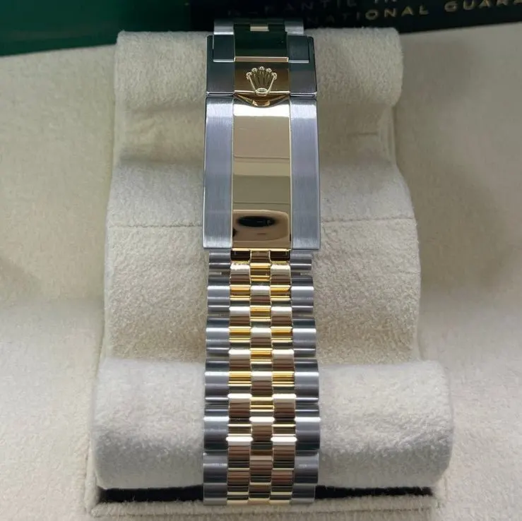 Rolex GMT-Master II 40mm Black Never worn - Model View