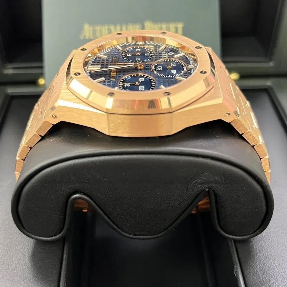 Audemars Piguet Royal Oak Chronograph 41mm Blue Never worn - Box View