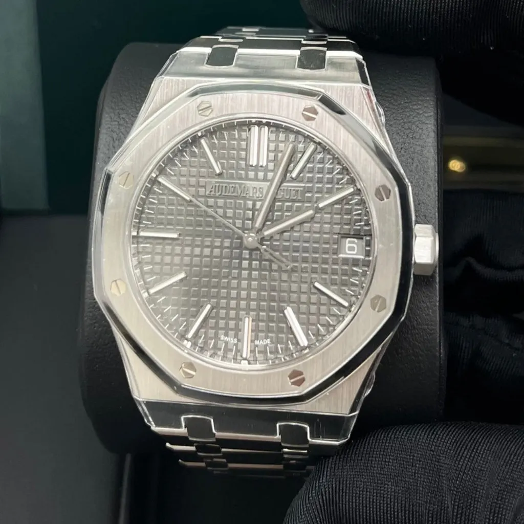 Audemars Piguet Royal Oak Selfwinding 41mm Grey Never worn - Model View