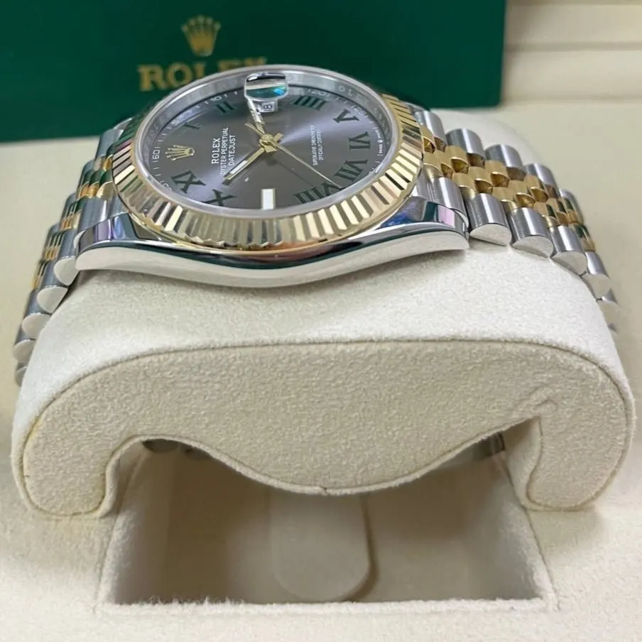 Rolex Datejust 41 Gold Never worn - Back View