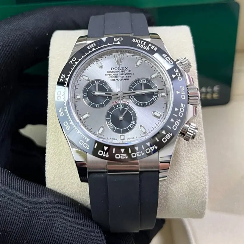 Rolex Daytona 40mm Black Never worn - Model View