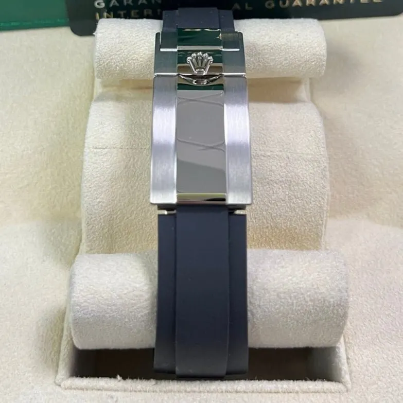 Rolex Daytona 40mm Black Never worn - Box View