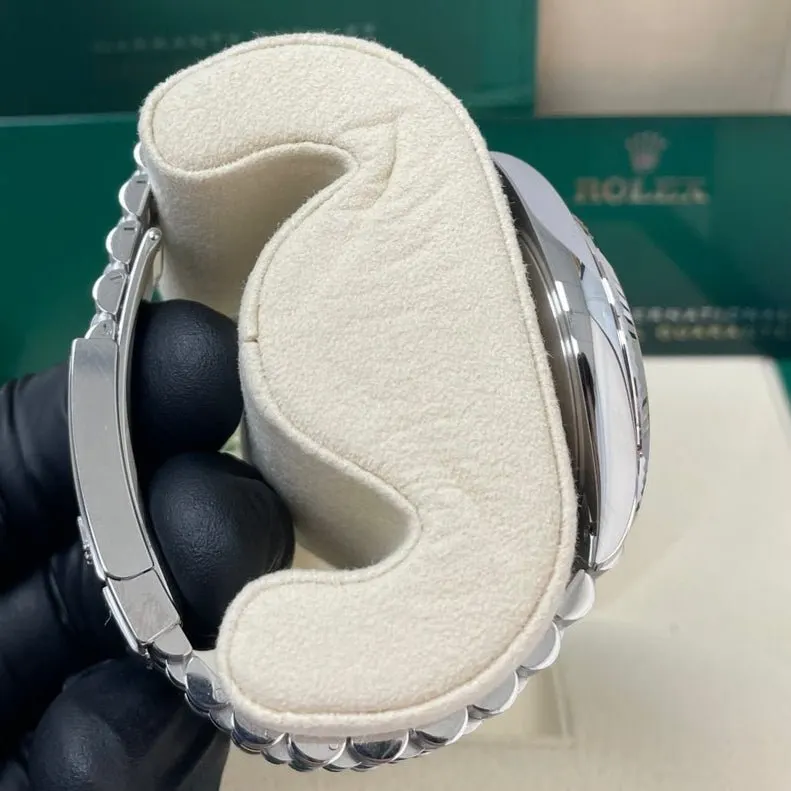 Rolex Datejust 41 Silver Never worn - Back View