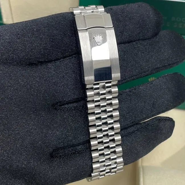 Rolex Datejust 41 White Never worn - Inside View