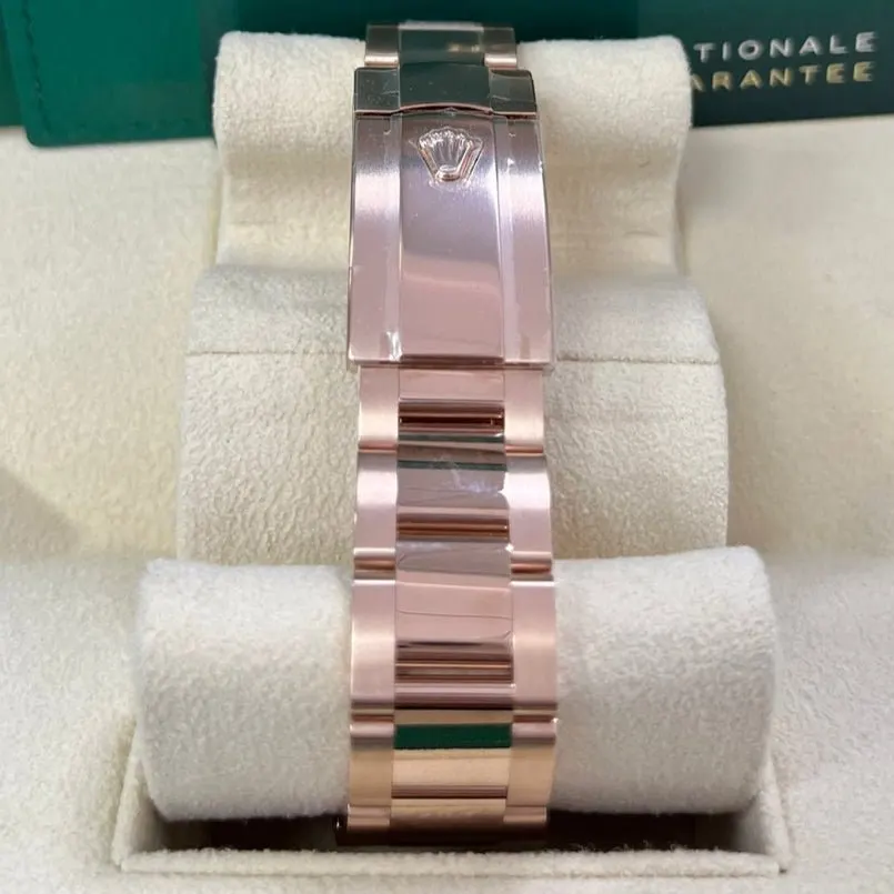 Rolex Sky-Dweller 42mm Pink Never worn - Model View