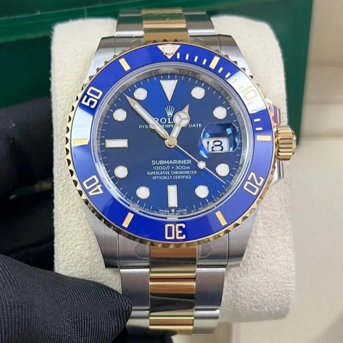 Rolex Submariner 41mm Blue Never worn - Inside View