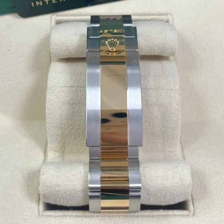 Rolex Submariner 41mm Blue Never worn - Model View