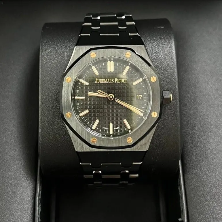 Audemars Piguet Royal Oak Selfwinding 34mm Black Never worn - Back View