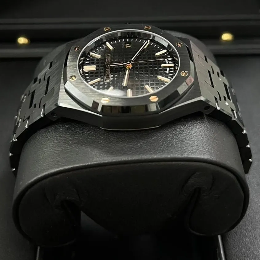 Audemars Piguet Royal Oak Selfwinding 34mm Black Never worn - Model View