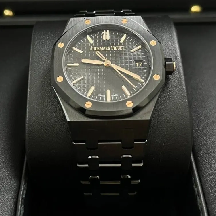 Audemars Piguet Royal Oak Selfwinding 34mm Black Never worn - Box View