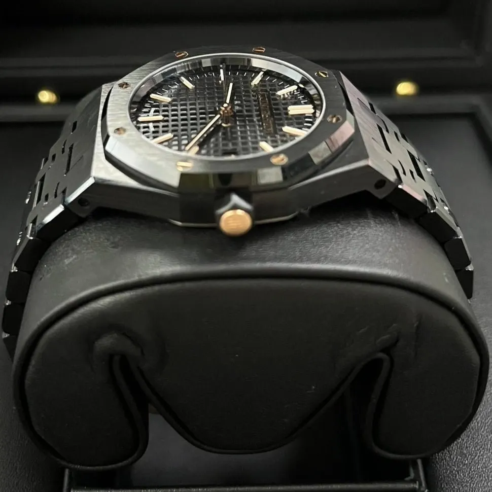 Audemars Piguet Royal Oak Selfwinding 34mm Black Never worn - Inside View