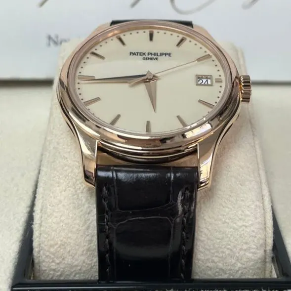Patek Philippe Calatrava 39mm Red Never worn - Back View