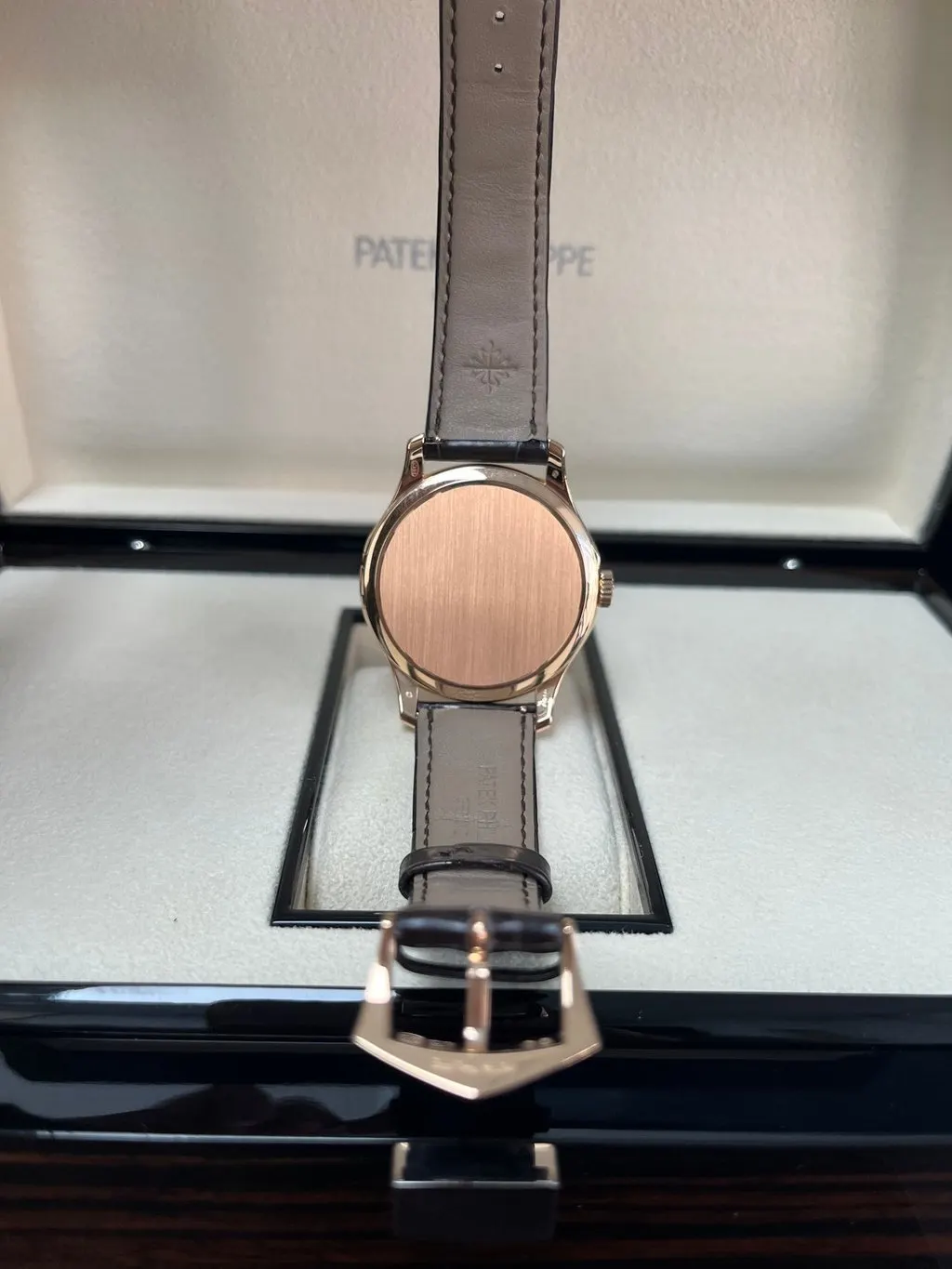 Patek Philippe Calatrava 39mm Red Never worn - Model View