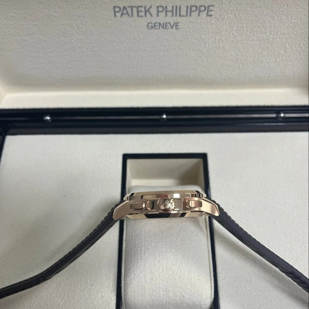 Patek Philippe Aquanaut Chronograph 42mm MultiColor Never worn - Inside View