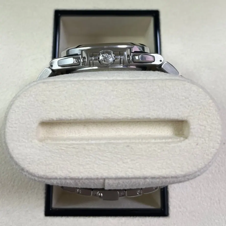 Patek Philippe Nautilus 40mm MultiColor Never worn - Box View