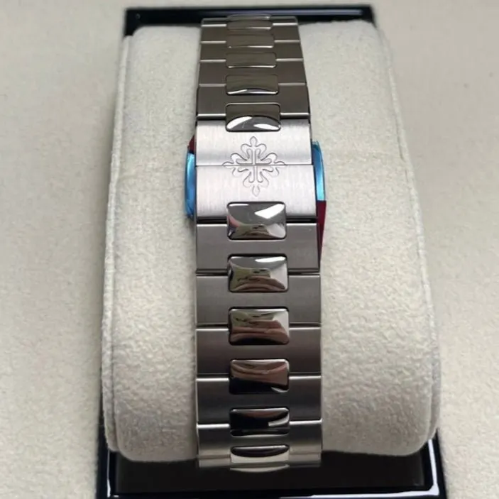 Patek Philippe Nautilus 41mm Blue Never worn - Back View