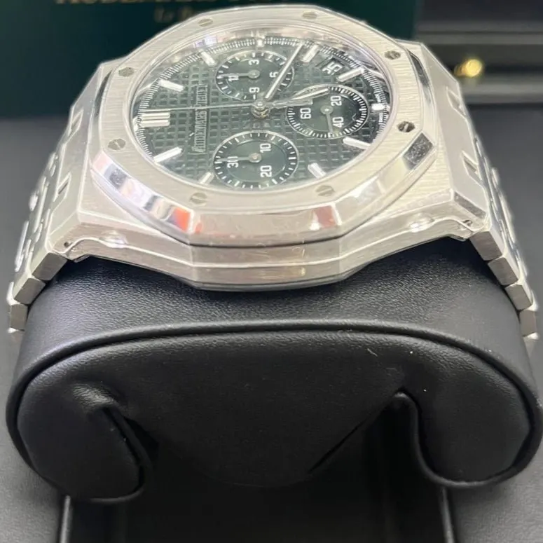 Audemars Piguet ROYAL OAK SELFWINDING CHRONOGRAPH 41mm Green Never worn - Model View