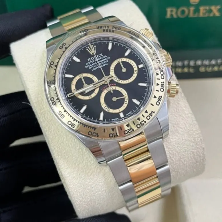 Rolex Daytona 40mm Black Never worn - Model View