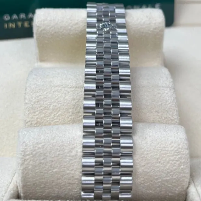 Rolex Datejust 31 Silver Never worn - Model View