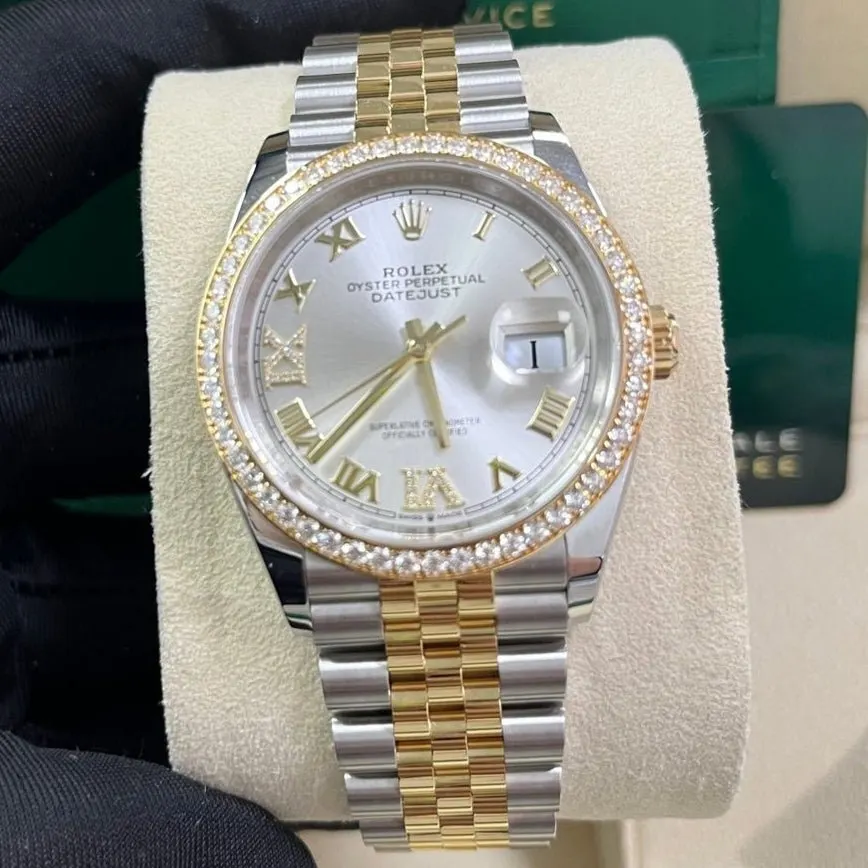 Rolex Datejust 36 Silver Never worn - Box View