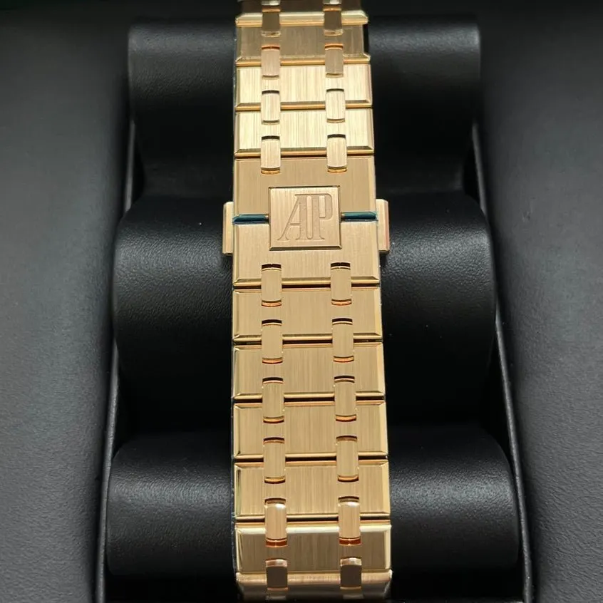 Audemars Piguet Royal Oak 41mm Pink Never worn - Model View