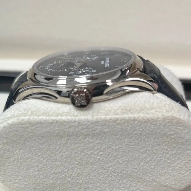 Patek Philippe Grand Complications 39mm Blue Never worn - Inside View