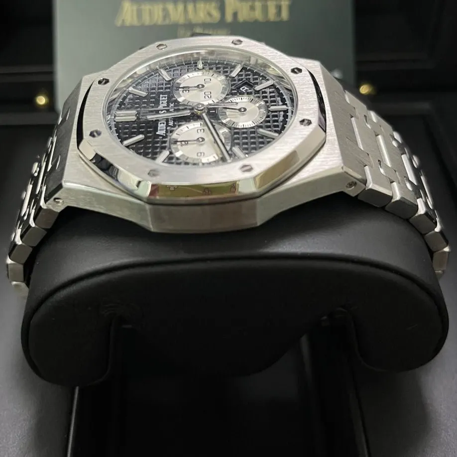 Audemars Piguet Royal Oak Selfwinding Chronograph 41mm Black Never worn - Inside View