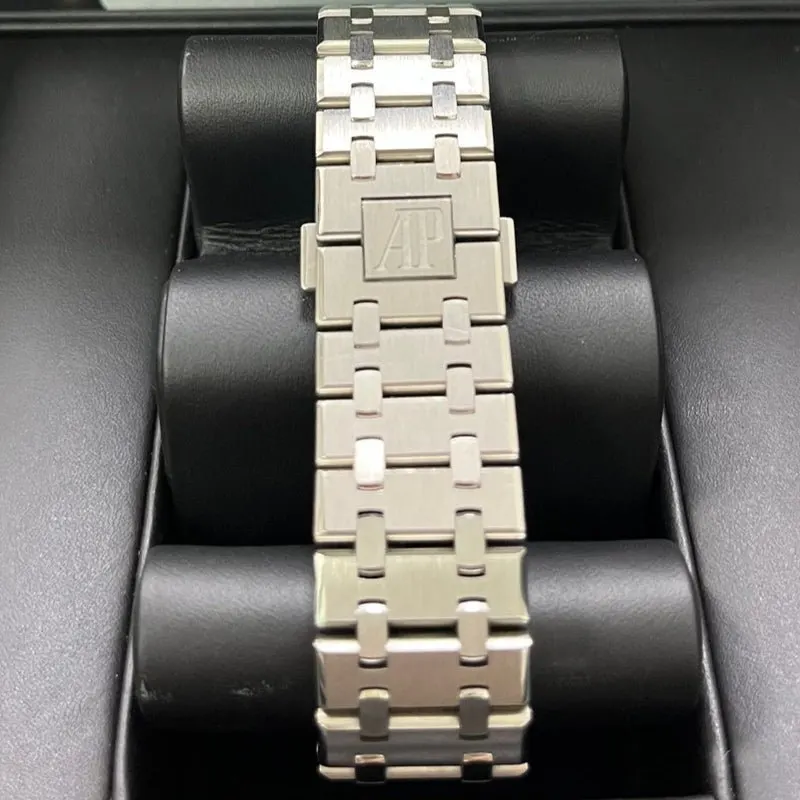 Audemars Piguet Royal Oak Selfwinding Chronograph 41mm Black Never worn - Model View
