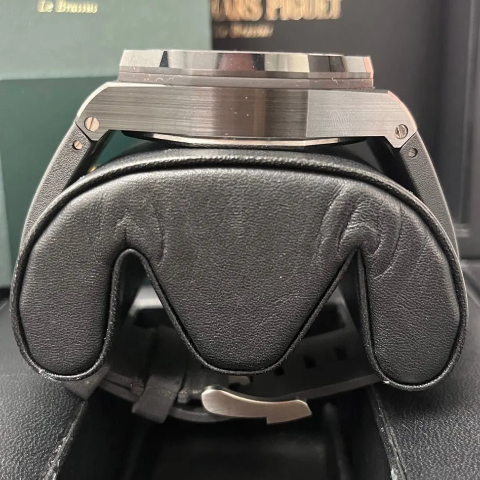 Audemars Piguet Royal Oak Offshore 44mm Black Never worn - Inside View