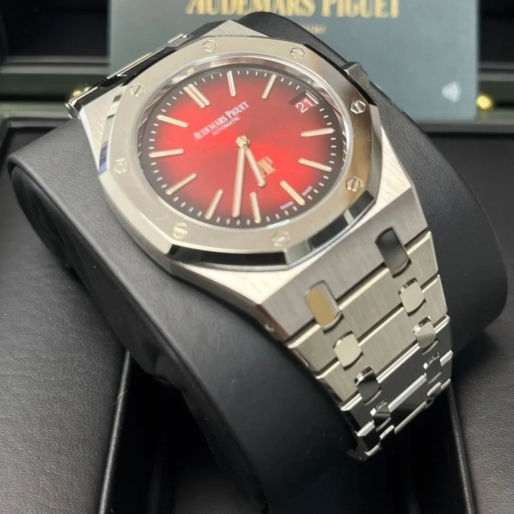 Audemars Piguet Royal Oak 39mm Red Never worn - Model View
