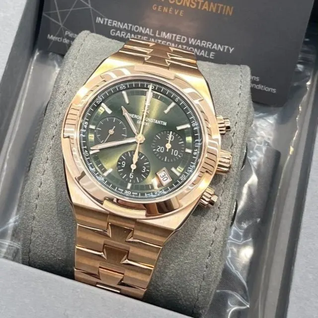 Vacheron Constantin Overseas Chronograph Rose Gold Green Dial 5520V/210R-B966 Pink Never worn - Inside View