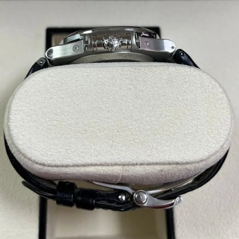 Patek Philippe Nautilus 40mm Black Never worn - Back View